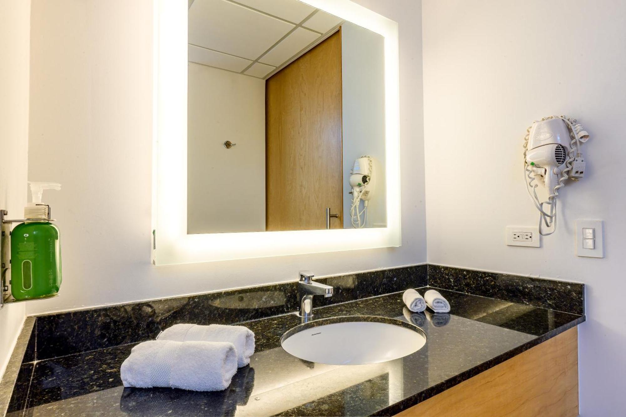 Holiday Inn Express Managua By Ihg Eksteriør billede